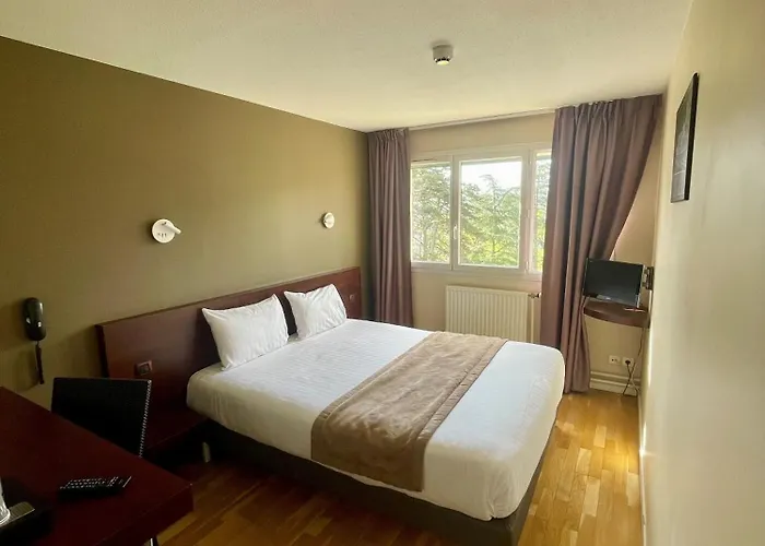 Valpré Hotel